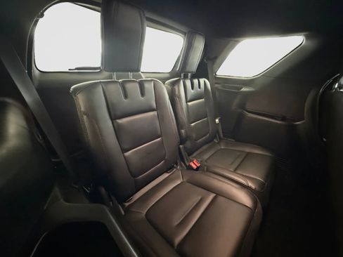 Used 2018 Ford Explorer XLT w/ Equipment Group 202A AWD/4WD image 20