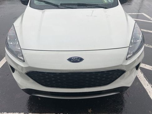 Used 2022 Ford Escape SE w/ Convenience Package AWD/4WD image 2