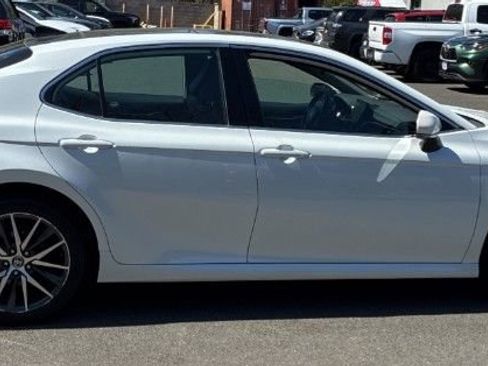 Used 2021 Toyota Camry XLE AWD/4WD image 6