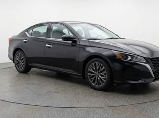 Used 2025 Nissan Altima 2.5 SV FWD video 1