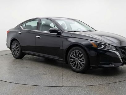 Used 2025 Nissan Altima 2.5 SV