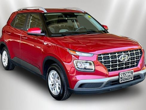 Used 2020 Hyundai Venue SEL FWD image 1