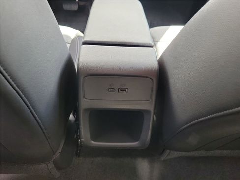 Used 2025 Chevrolet Trax LT w/ LT Convenience Package image 10