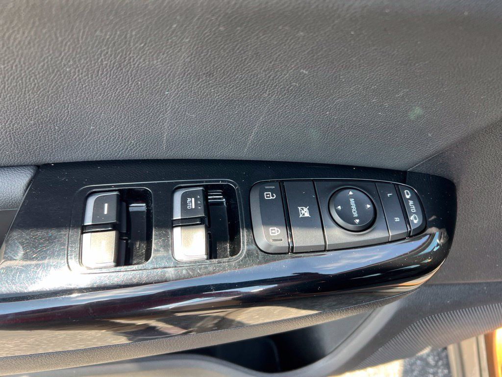 Used 2020 Kia Sportage EX AWD/4WD image 7