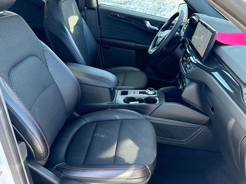 Certified 2023 Ford Escape ST-Line Select w/ Tech Pack #2 image 9