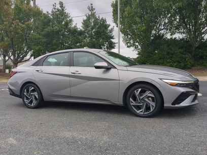 Used 2025 Hyundai Elantra Limited