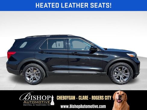 Used 2022 Ford Explorer XLT w/ Equipment Group 202A AWD/4WD image 12
