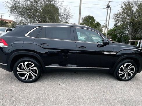 Certified 2023 Volkswagen Atlas Cross Sport SEL image 4