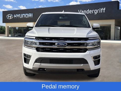Used 2023 Ford Expedition Limited image 6