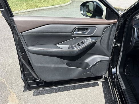 Certified 2023 Nissan Rogue SV w/ SV Premium B Package FWD image 20