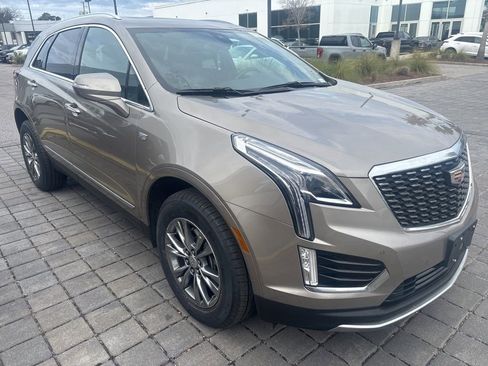 Certified 2022 Cadillac XT5 Premium Luxury image 5