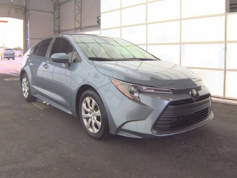Used 2024 Toyota Corolla LE FWD image 3