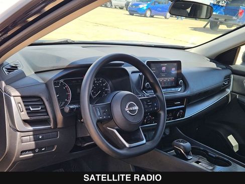 Used 2024 Nissan Rogue SV image 13