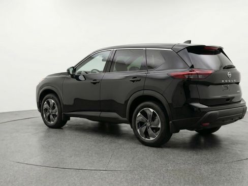 Used 2025 Nissan Rogue SV AWD/4WD image 6