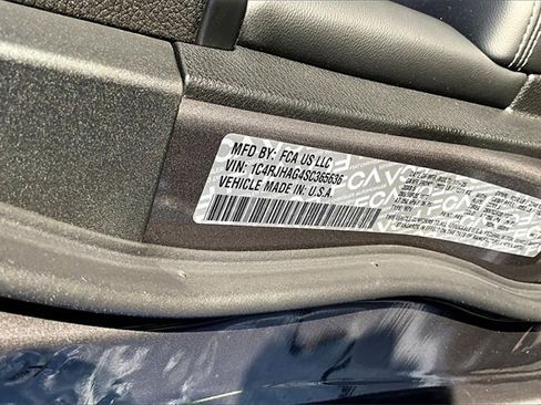 New 2025 Jeep Grand Cherokee Altitude image 14