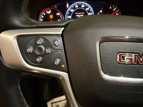 Used 2023 GMC Acadia SLT w/ Technology Package AWD/4WD image 33