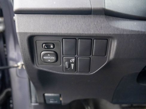 Used 2015 Toyota Prius Two image 17