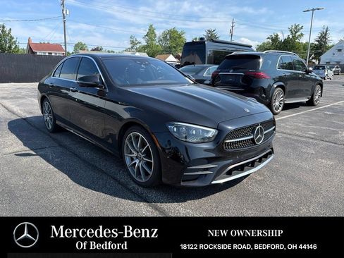 Used 2022 Mercedes-Benz E 450 4MATIC Sedan image 3