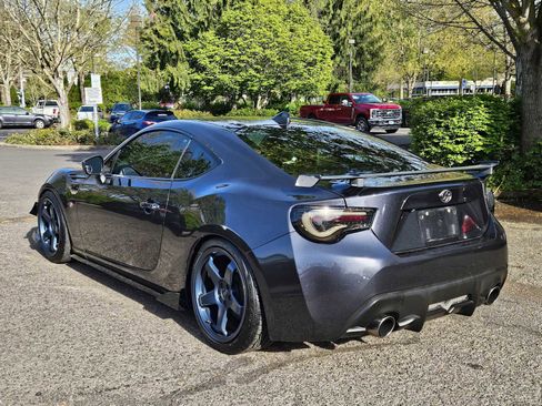 Used 2019 Toyota 86 RWD image 5