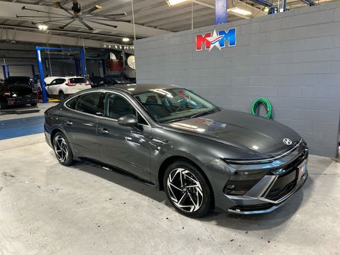New 2026 Hyundai Sonata SEL FWD image 2