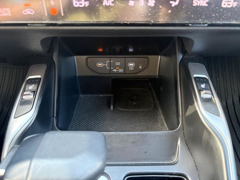 Used 2025 Kia Sorento S w/ Panoramic Sunroof Package FWD image 32