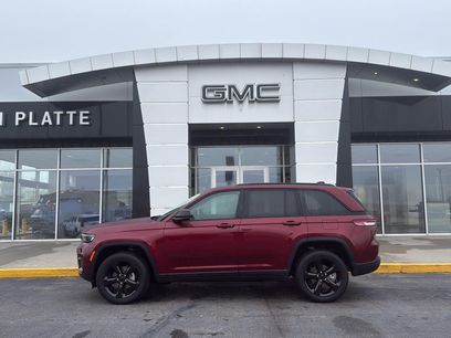 Used 2024 Jeep Grand Cherokee Altitude