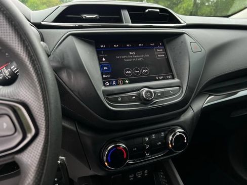 Used 2021 Chevrolet TrailBlazer LS FWD image 37