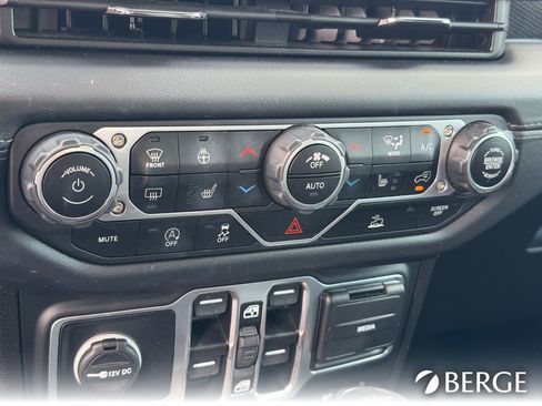 Used 2025 Jeep Gladiator Rubicon w/ Convenience Group image 29