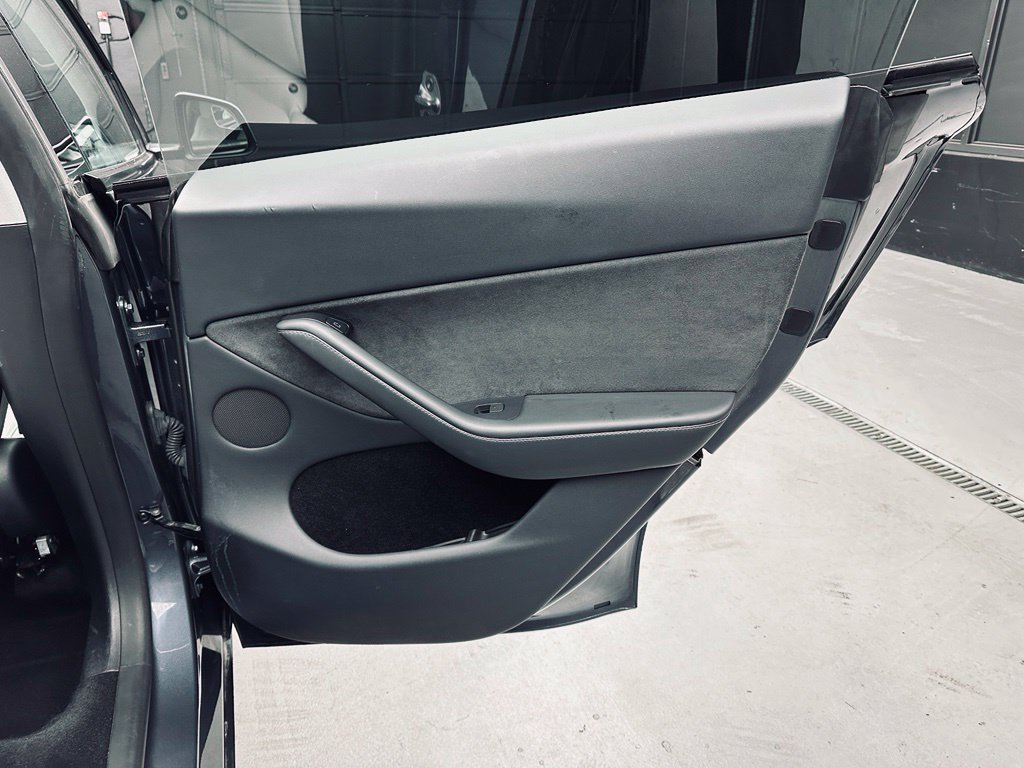 Used 2023 Tesla Model Y Long Range AWD/4WD image 27