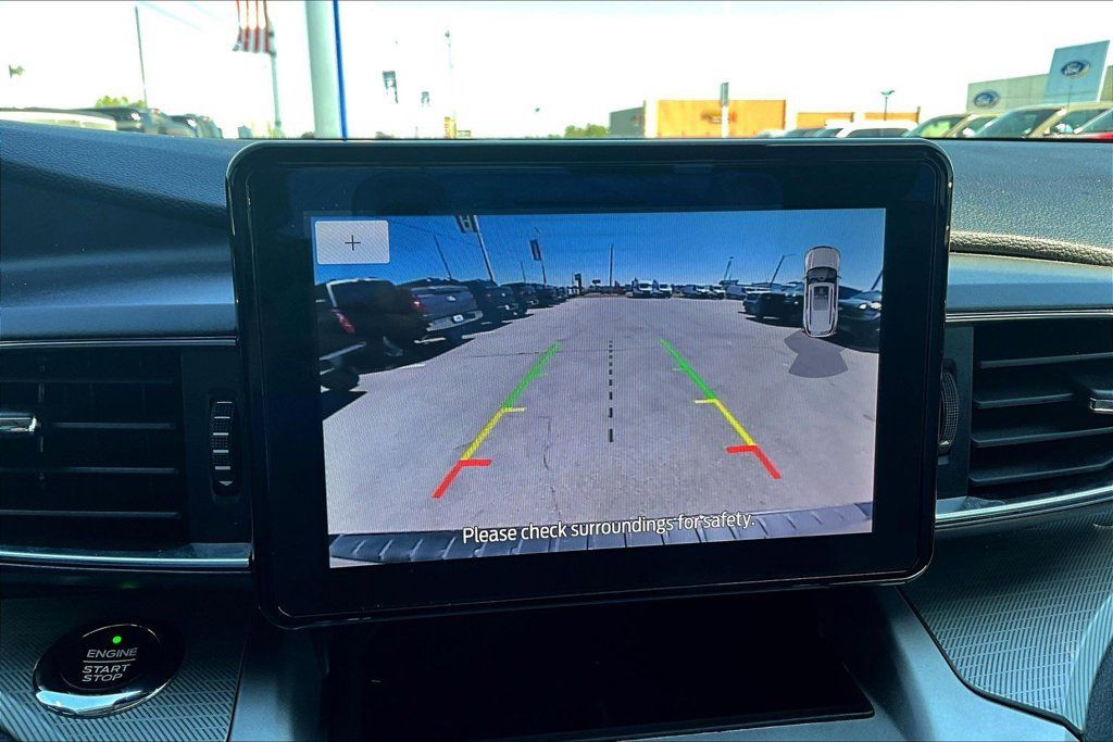 Used 2021 Ford Explorer XLT w/ Equipment Group 202A AWD/4WD image 23