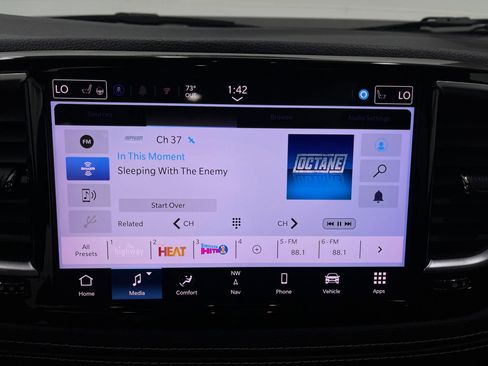 Used 2021 Chrysler Pacifica Limited w/ S Appearance Package AWD/4WD image 25