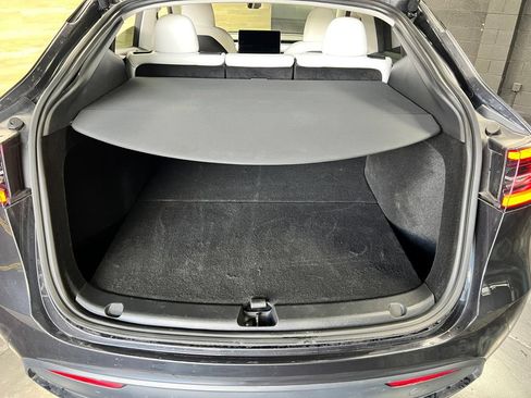 Used 2025 Tesla Model Y Performance AWD/4WD image 19
