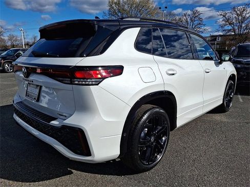 New 2026 Volkswagen Tiguan SE R-Line image 4