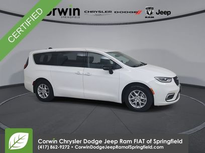 Certified 2024 Chrysler Pacifica Touring-L