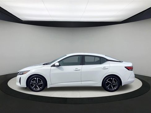 Used 2025 Nissan Sentra SV image 5