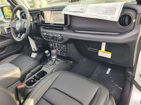 New 2025 Jeep Wrangler Unlimited Rubicon 392 image 18