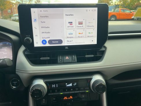 Used 2023 Toyota RAV4 Limited image 19