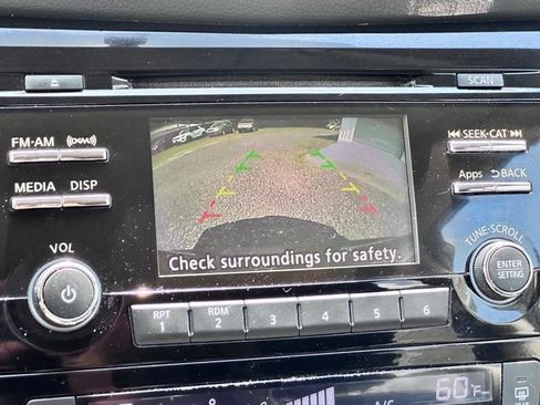 Used 2015 Nissan Rogue SV FWD image 20