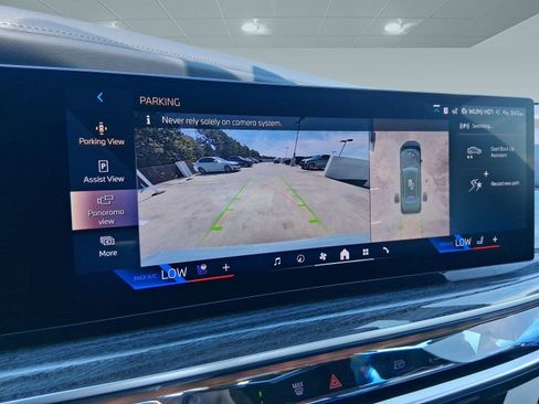 New 2026 BMW 750e xDrive image 26