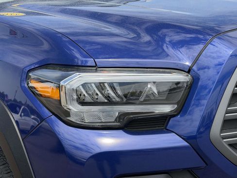Used 2022 Toyota Tacoma TRD Off-Road w/ Technology Package AWD/4WD image 13