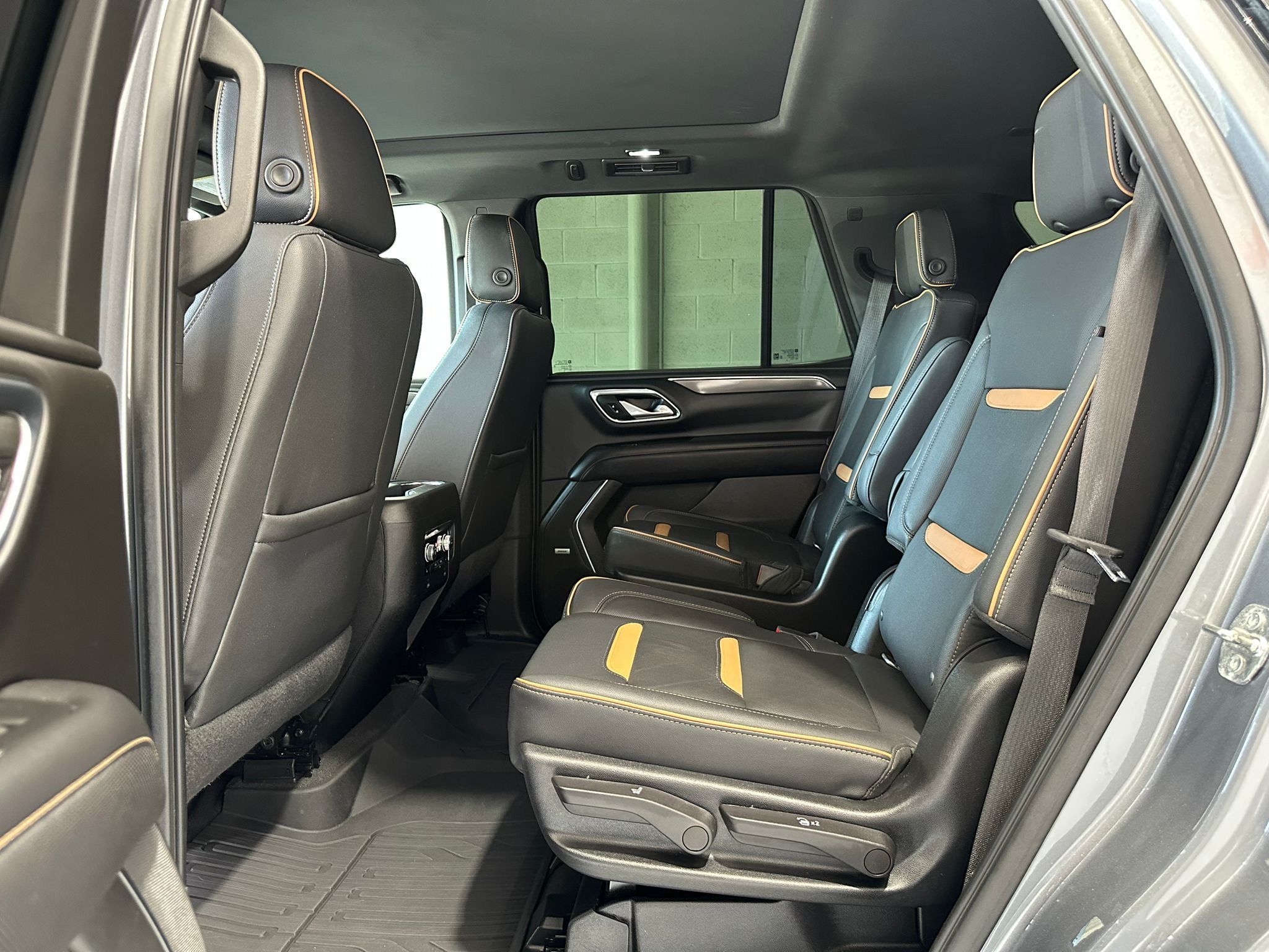 Used 2022 GMC Yukon AT4 AWD/4WD image 14