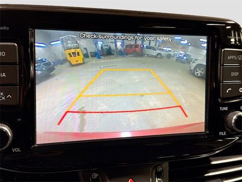 Used 2018 Hyundai Elantra GT image 15