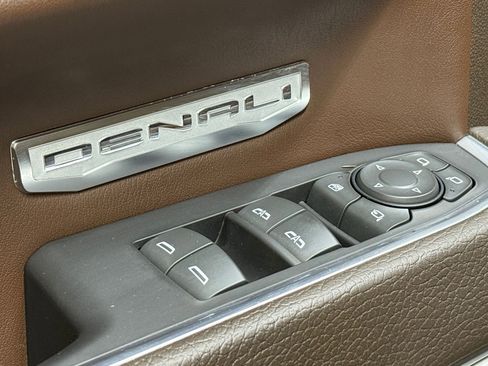Used 2022 GMC Sierra 1500 Denali image 25