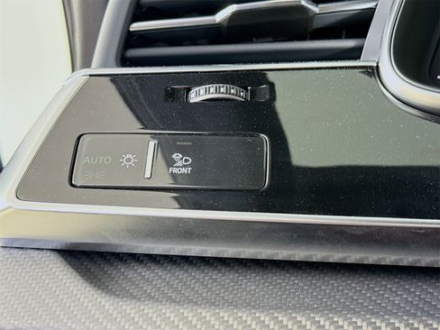 New 2025 Audi RS Q8 performance image 10