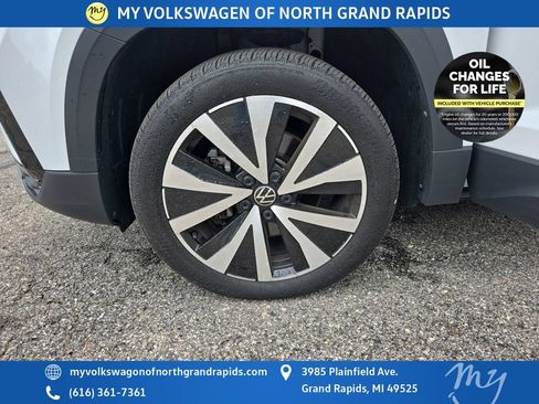 Used 2023 Volkswagen Taos SE FWD image 30