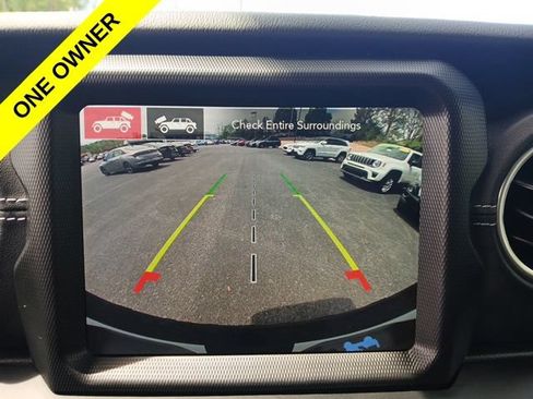 Used 2022 Jeep Wrangler Unlimited Rubicon 4xe w/ Cold Weather Group AWD/4WD image 17