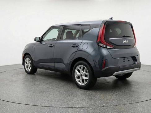 Used 2025 Kia Soul LX w/ LX Technology Package FWD image 6
