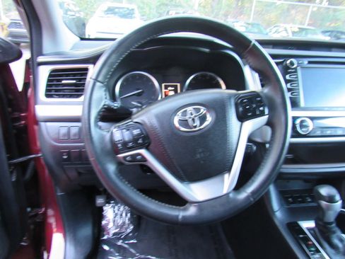 Used 2016 Toyota Highlander XLE w/ Protection Package #3 AWD/4WD image 8