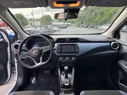Used 2025 Nissan Versa SV FWD image 28