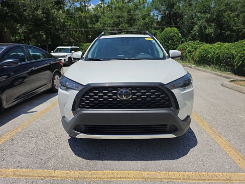 Used 2022 Toyota Corolla Cross LE w/ Moonroof Package FWD image 8